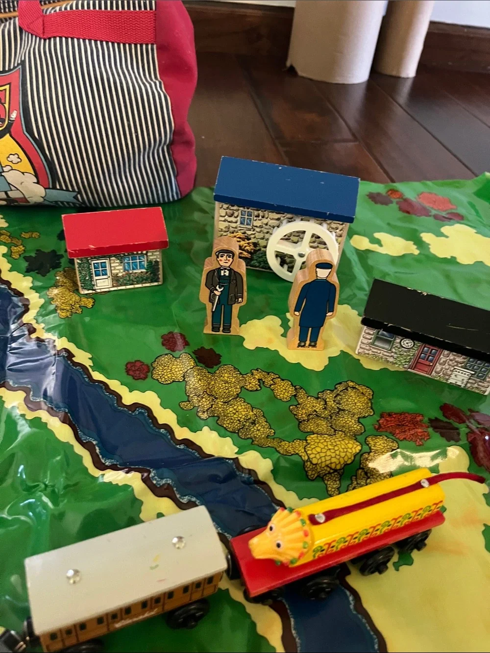 Thomas & Friends Red & Blue Carry Bag with Green Play Mat Train Set